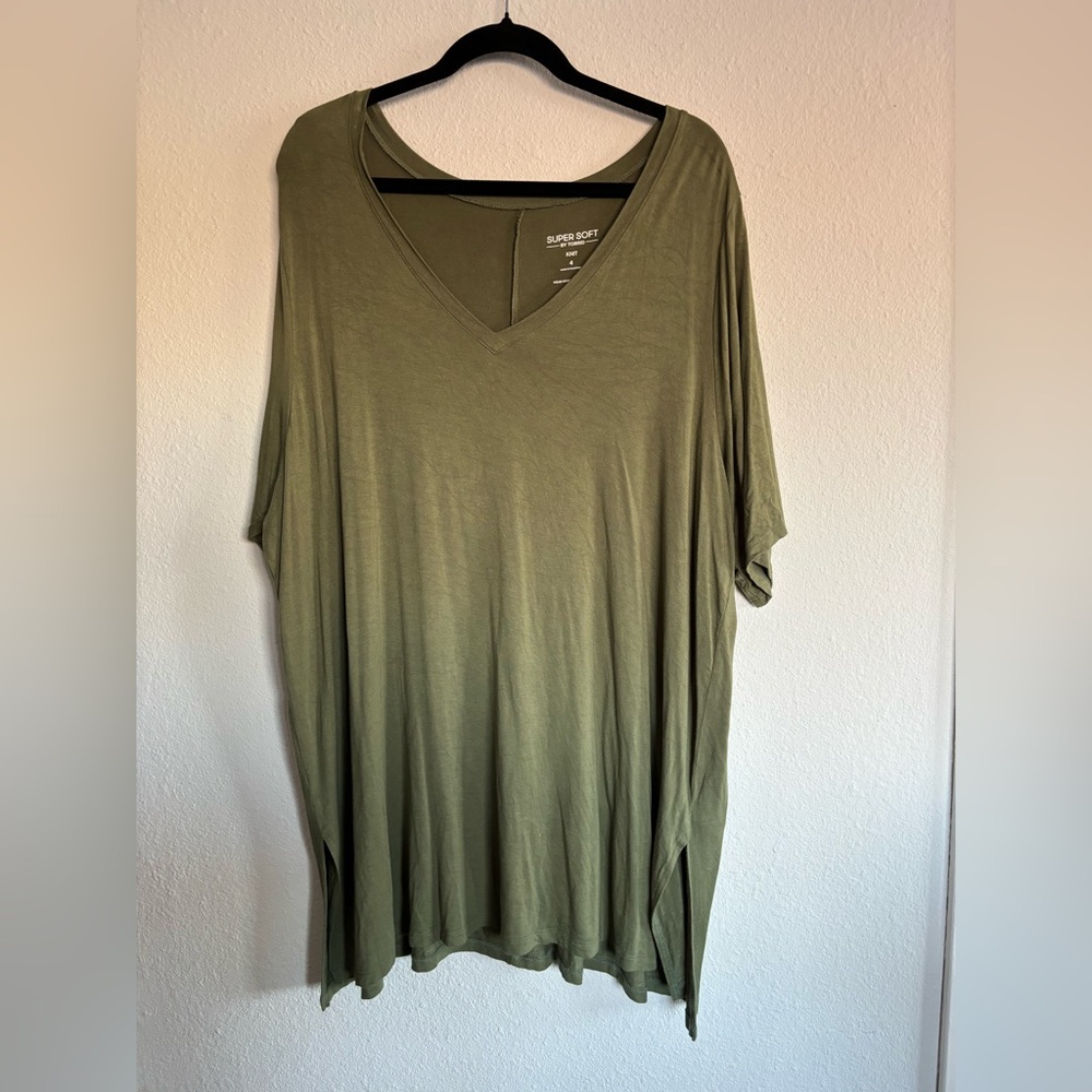Torrid Super Soft Olive Green V-Neck Tunic Tee – Size 4 (4X)